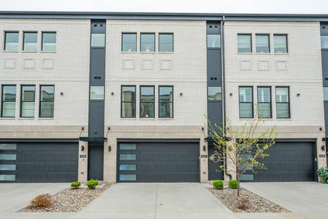 Condo For Sale - 1327 Keosauqua Way<br/> Des Moines, IA 50309