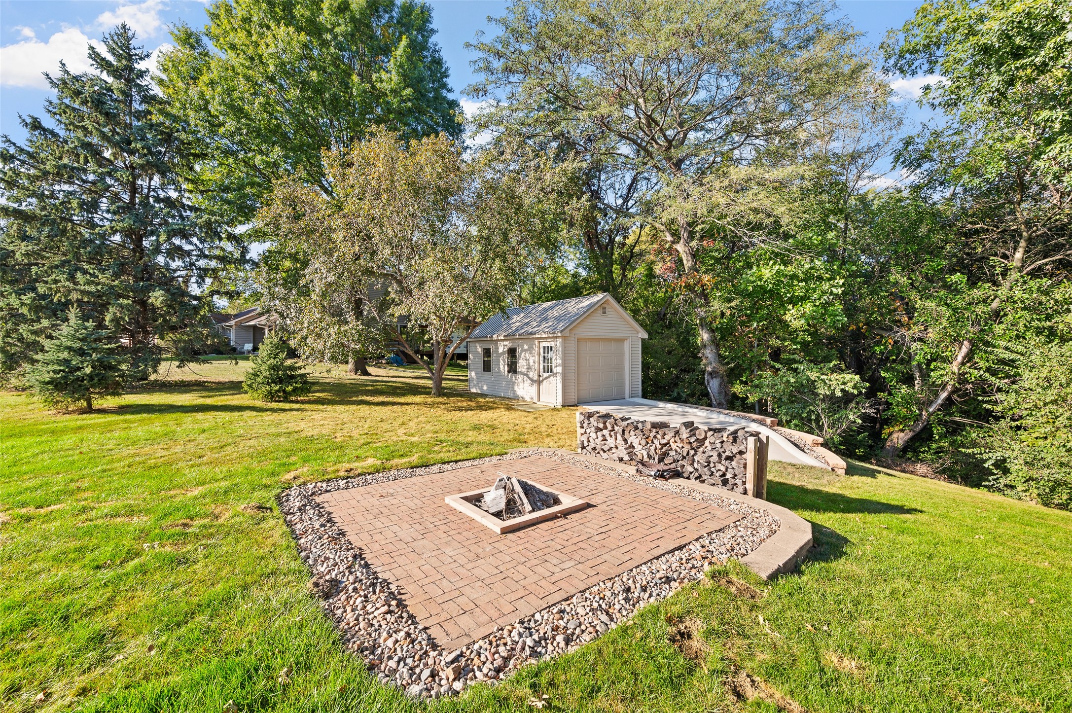 8868 SE Vandalia Drive, Runnells, Iowa image 9