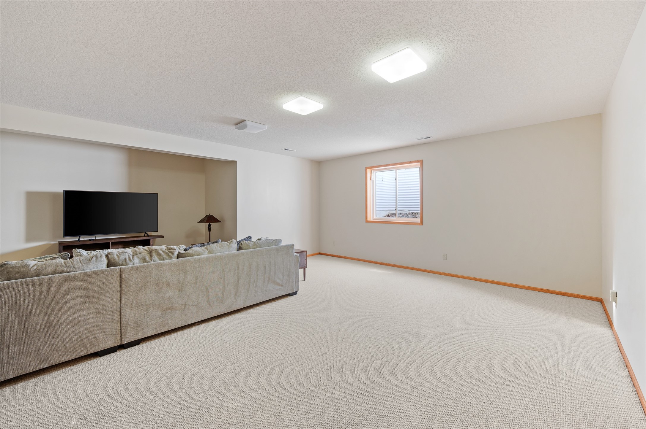 8868 SE Vandalia Drive, Runnells, Iowa image 35
