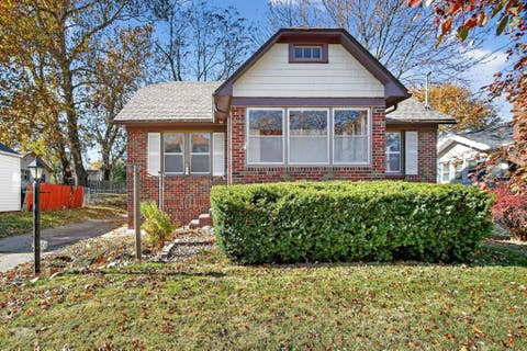 Homes For Sale - 2208 38th Street<br/> Des Moines, IA 50310