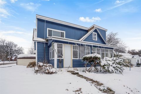 4002 10th Street Des Moines IA 50313