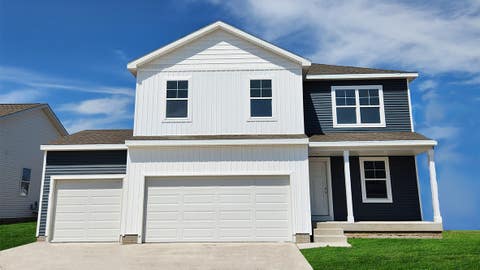 Homes For Sale - 929 Hillside Place<br/> Polk City, IA 50226