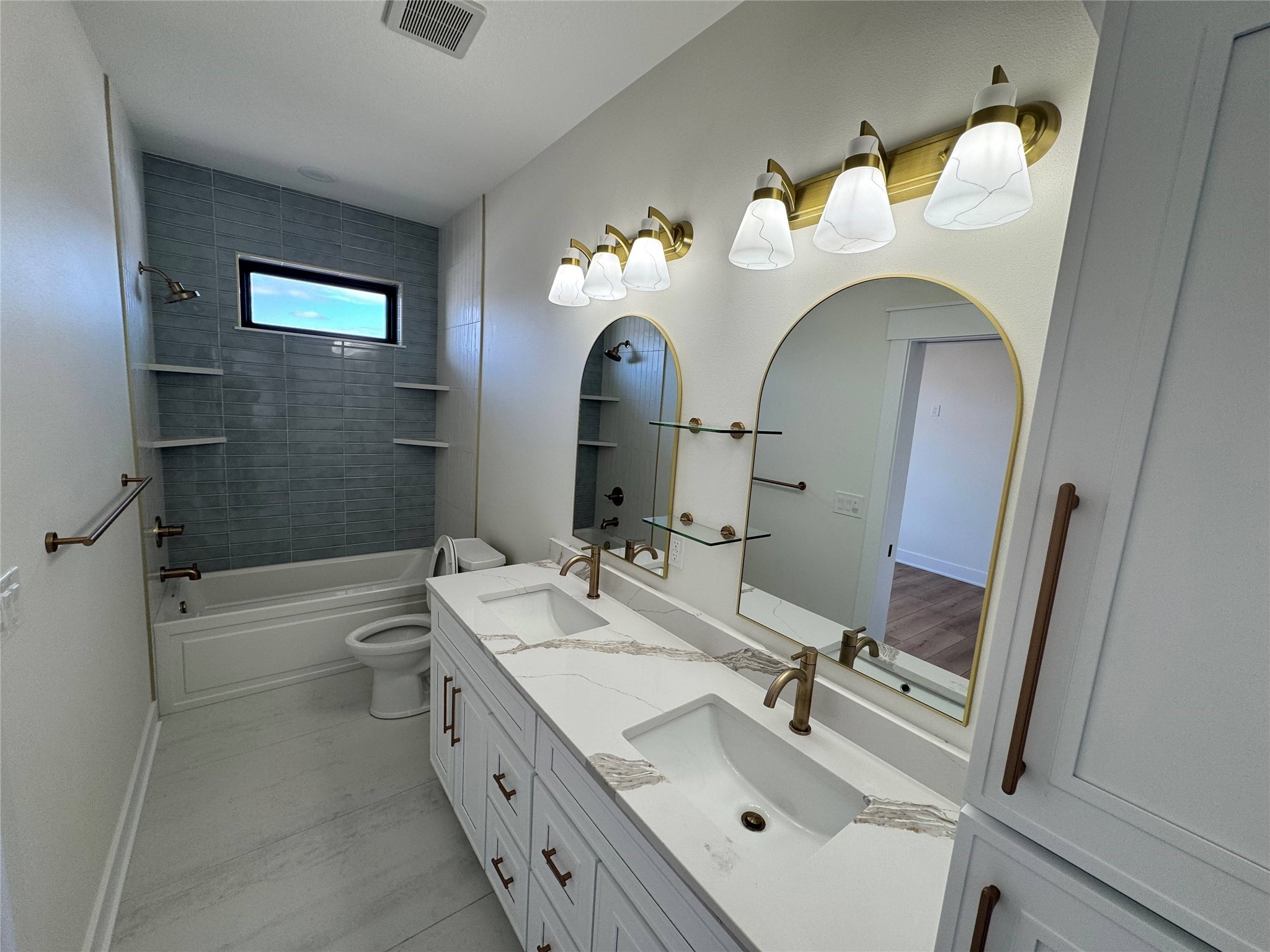 1410 NW Red Oak Drive, Waukee, Iowa image 17