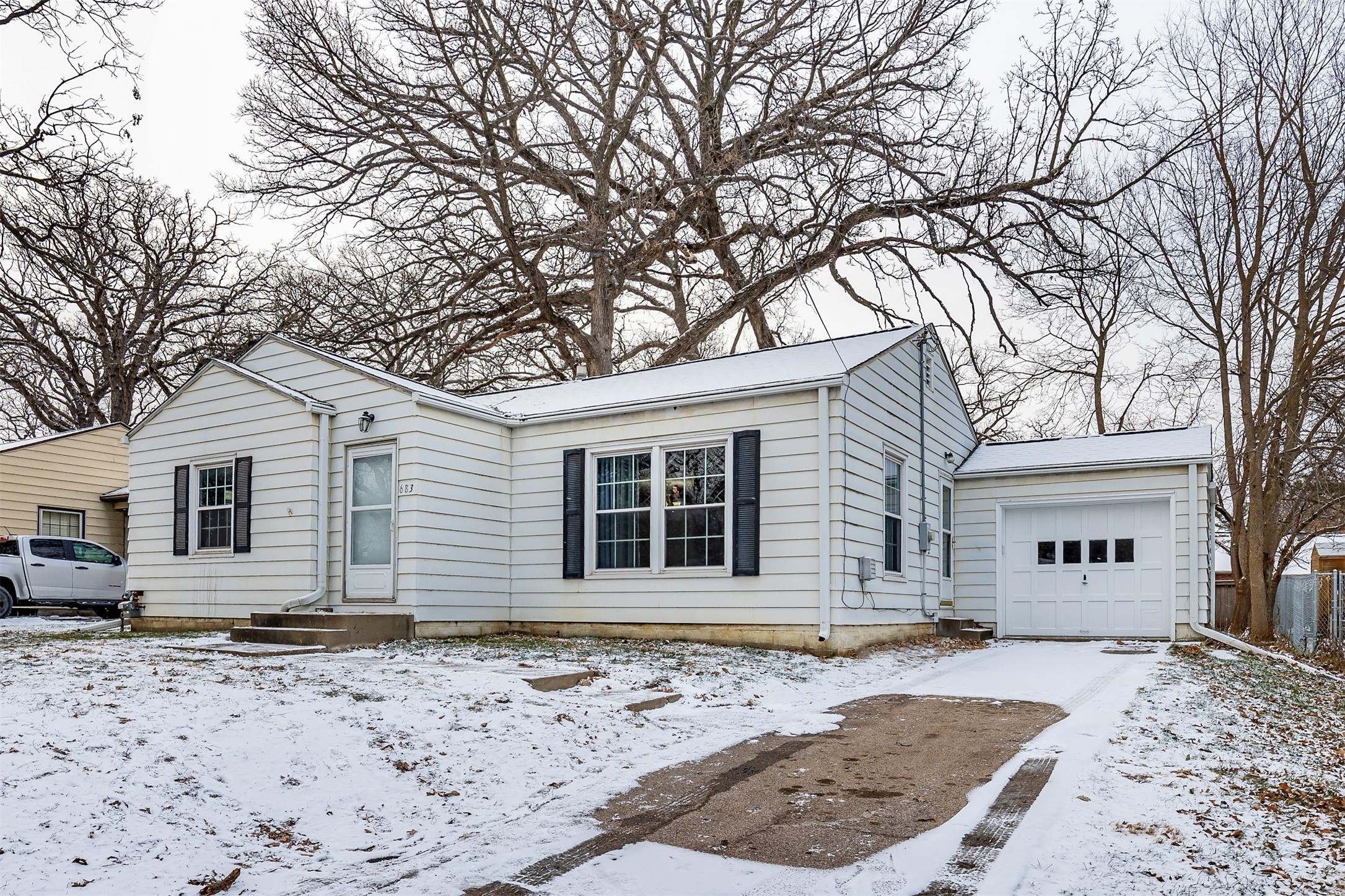 683 63rd Street, Des Moines, Iowa image 1