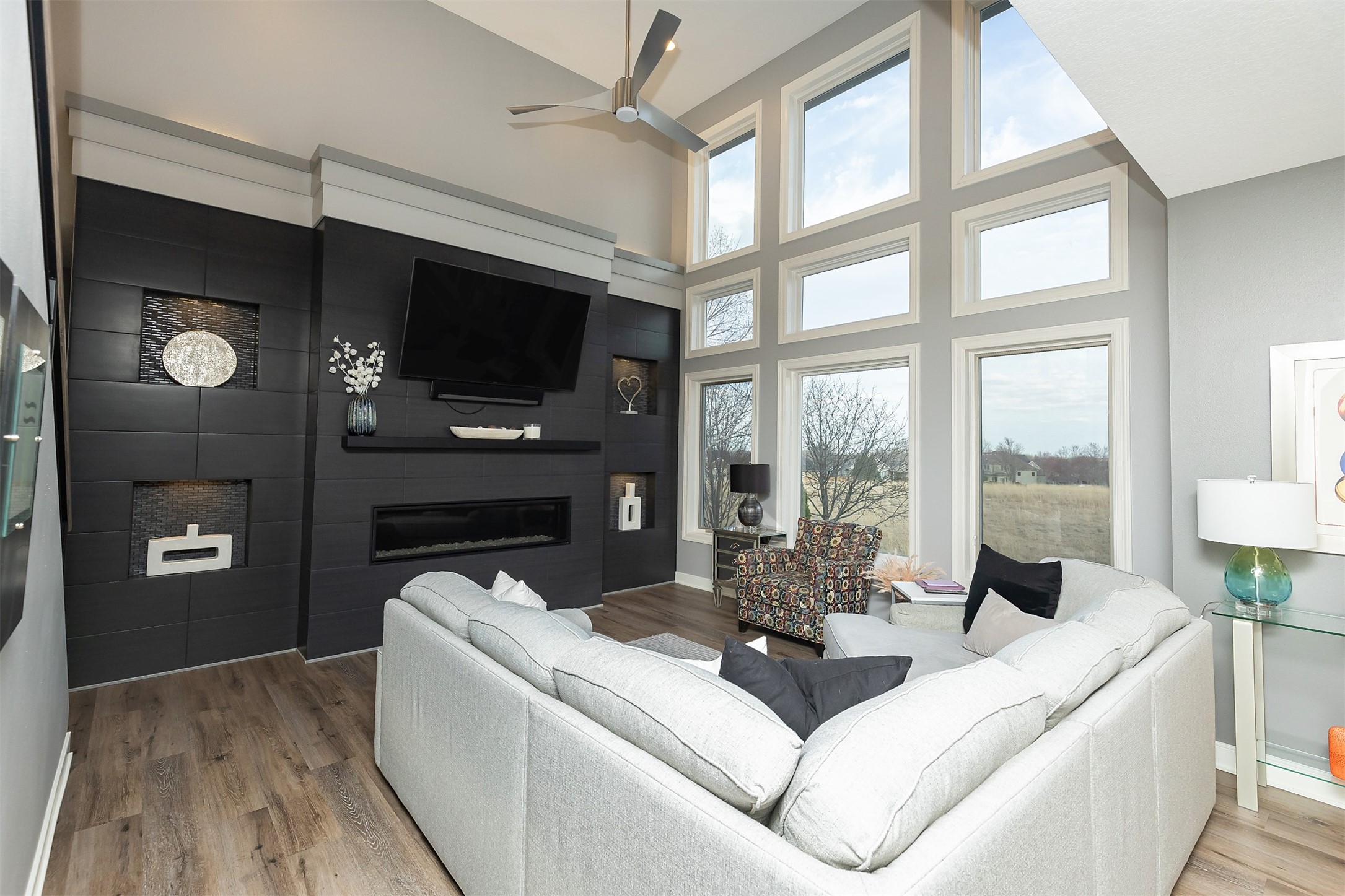 9424 Wickham Drive, Johnston, Iowa image 3