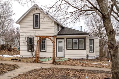 Condo For Sale - 422 Crawford Street<br/> Boone County, Boone, IA 50036
