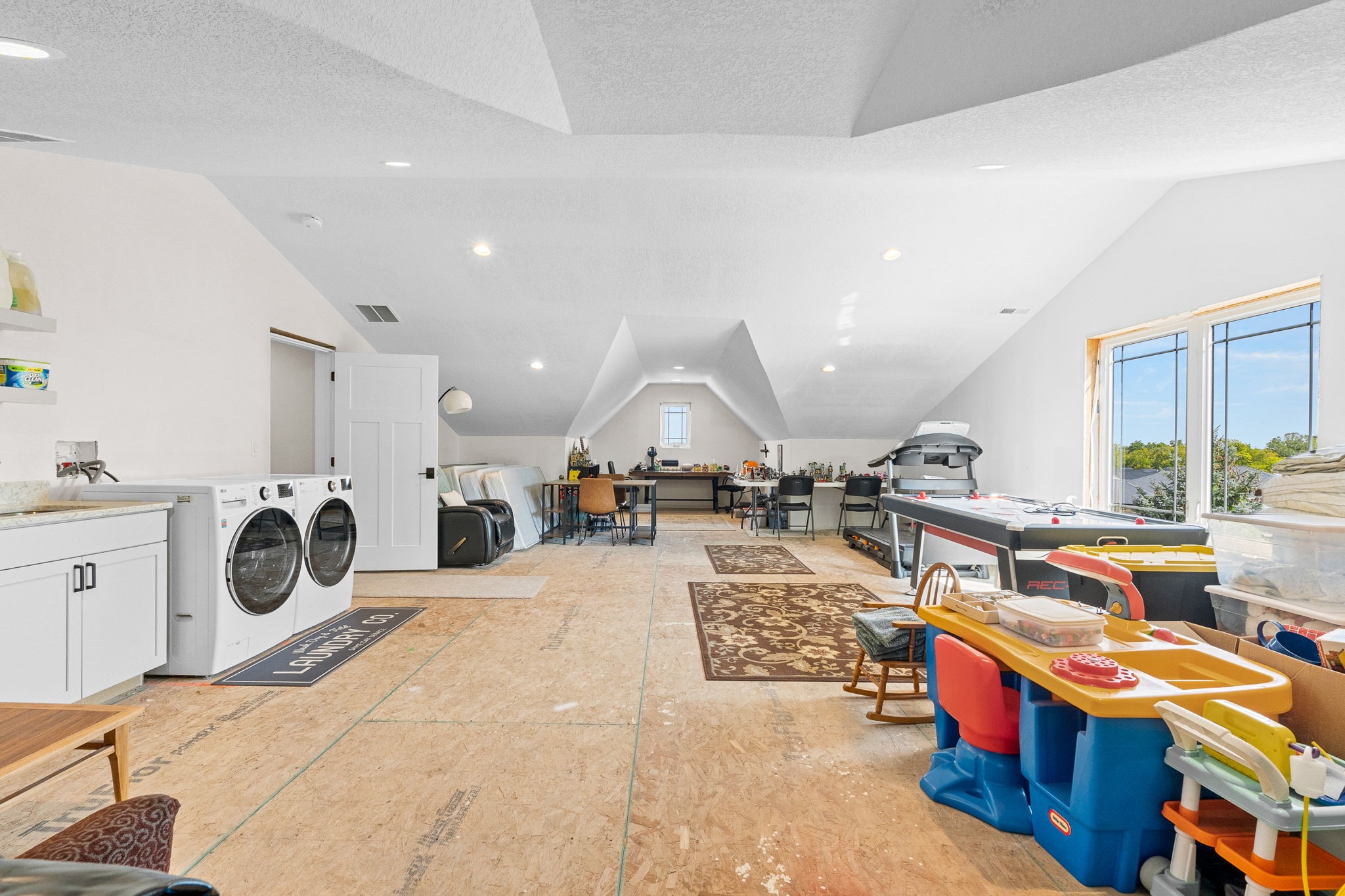 Polk City, Iowa, 50226, United States, 5 Bedrooms Bedrooms, ,6 BathroomsBathrooms,Residential,Active,2035146