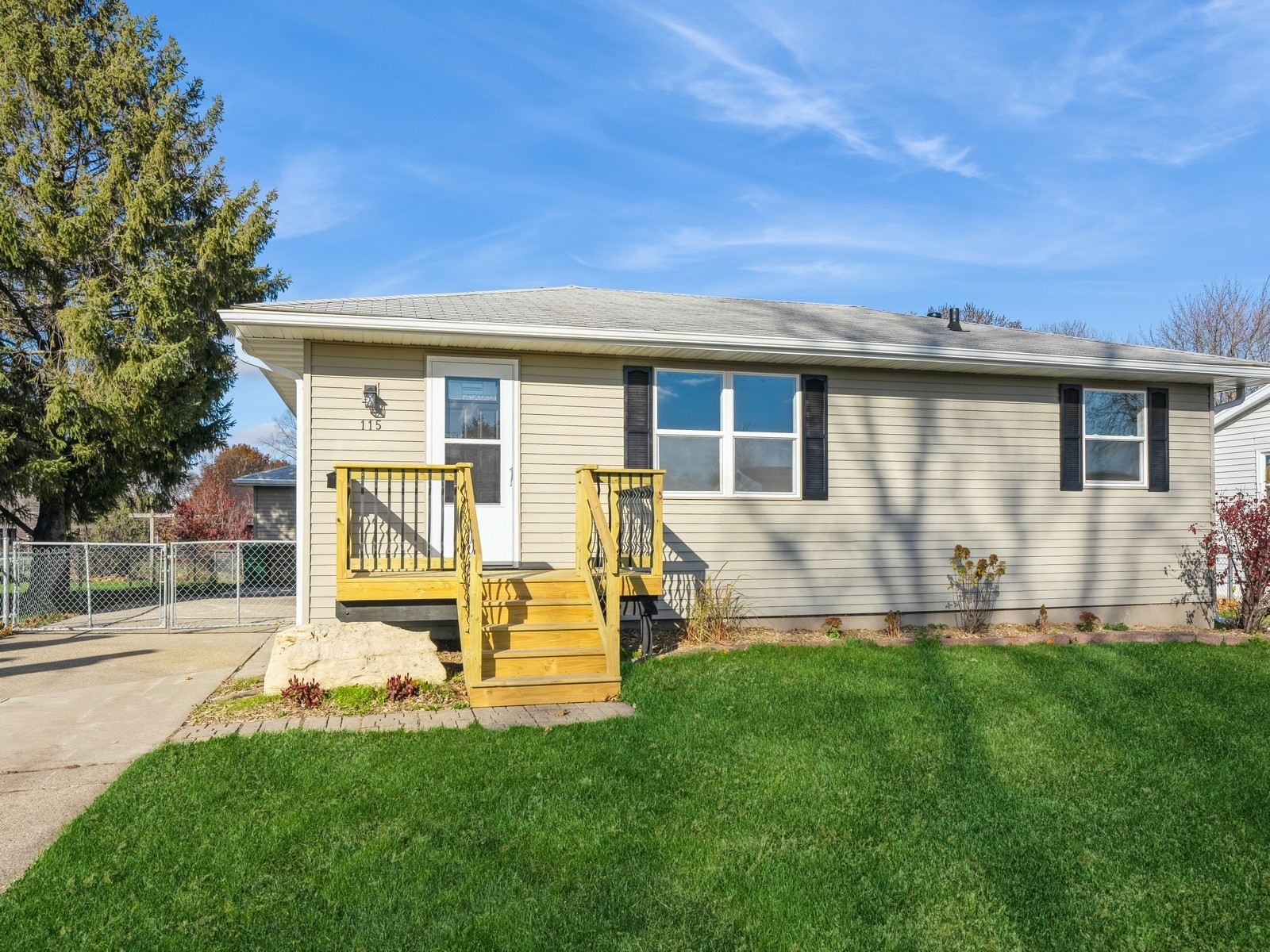 115 15th Street, Altoona, Iowa image 3