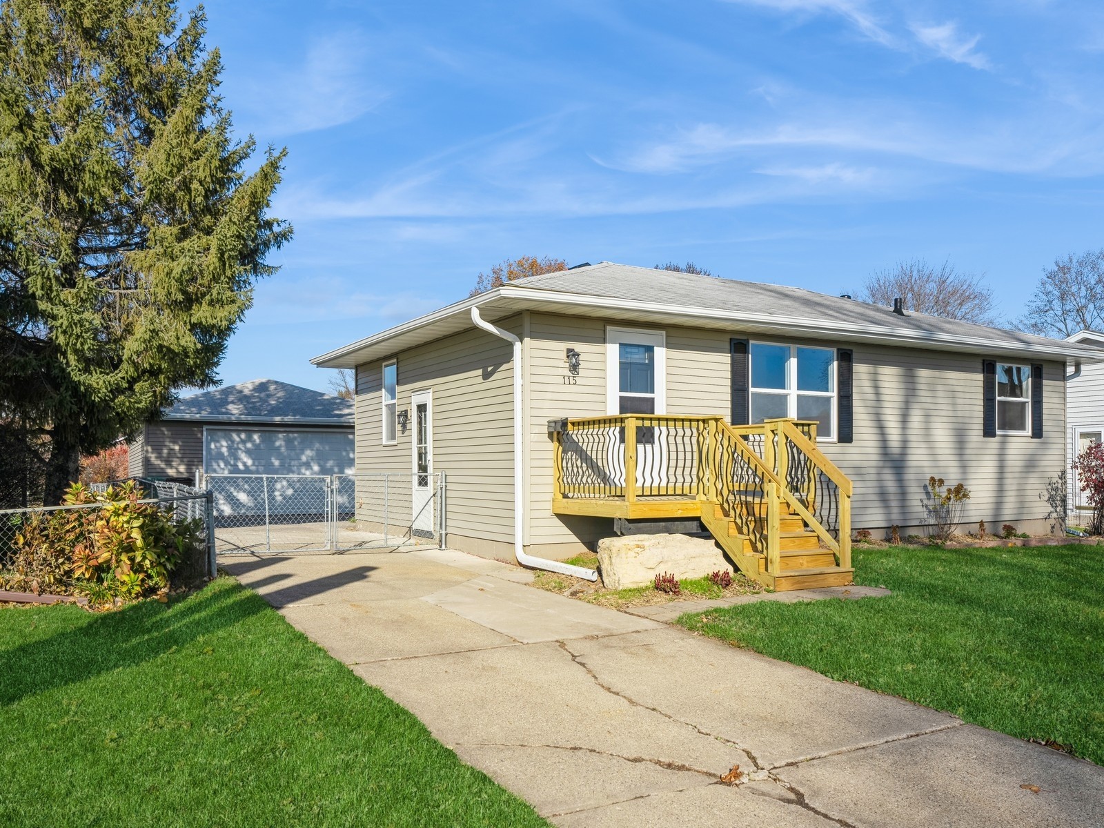 115 15th Street, Altoona, Iowa image 1