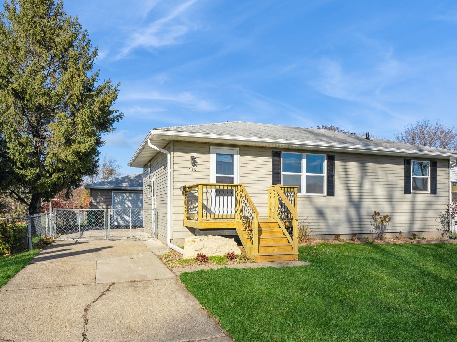 115 15th Street, Altoona, Iowa image 2