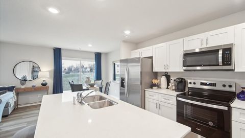 Condo For Sale - 1067 Daisy Lane<br/> Waukee, IA 50263