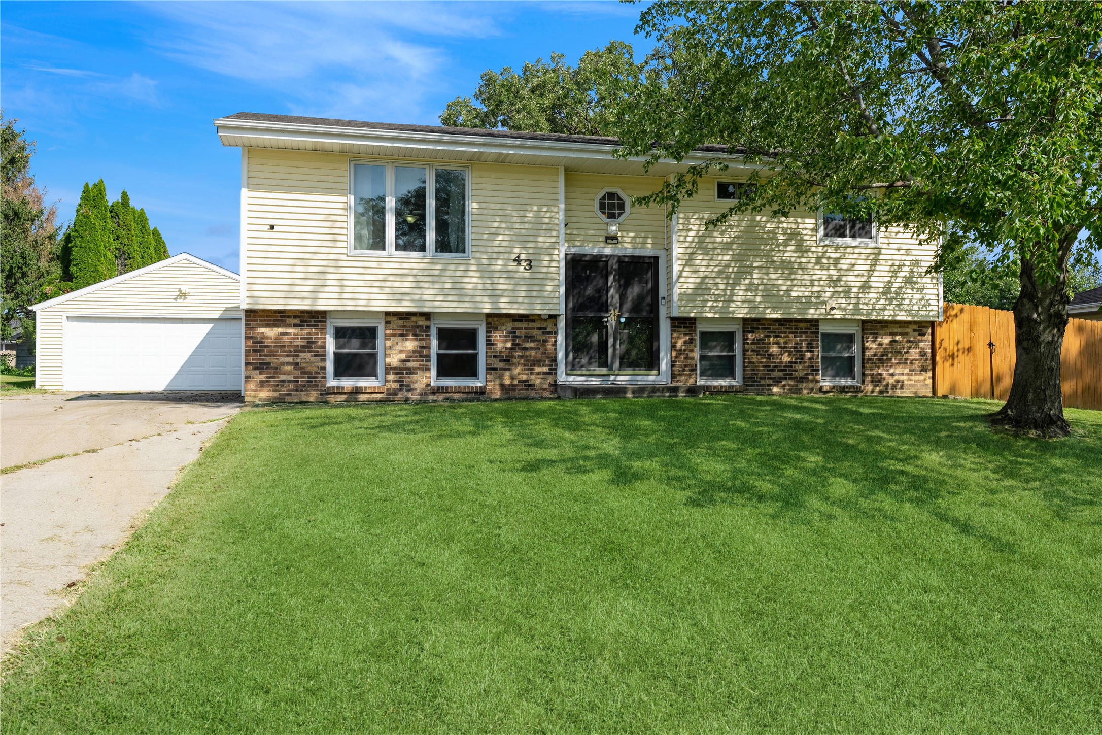 43 Liberty Bell Boulevard, Pleasant Hill, Iowa image 1