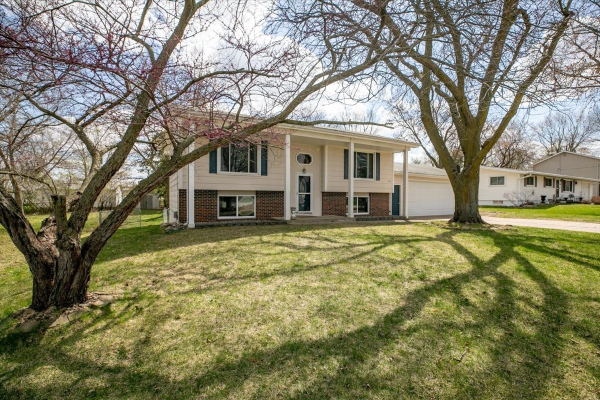 700 Northview Drive, Dallas Center, Iowa image 1