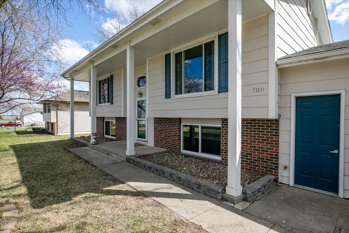 700 Northview Drive, Dallas Center, Iowa image 4