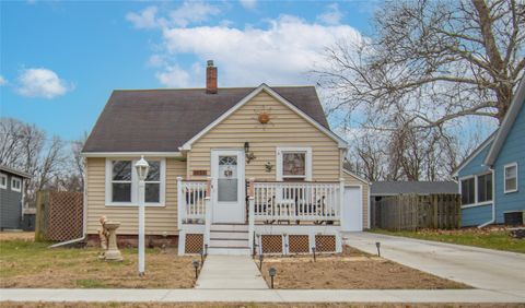 Homes For Sale - 1133 Prairie Street<br/> Adel, IA 50003