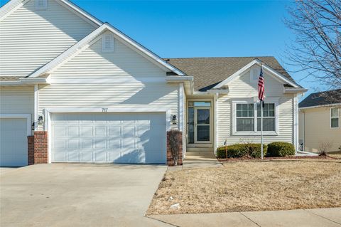 Condo For Sale - 717 SE Waterview Circle<br/> Waukee, IA 50263