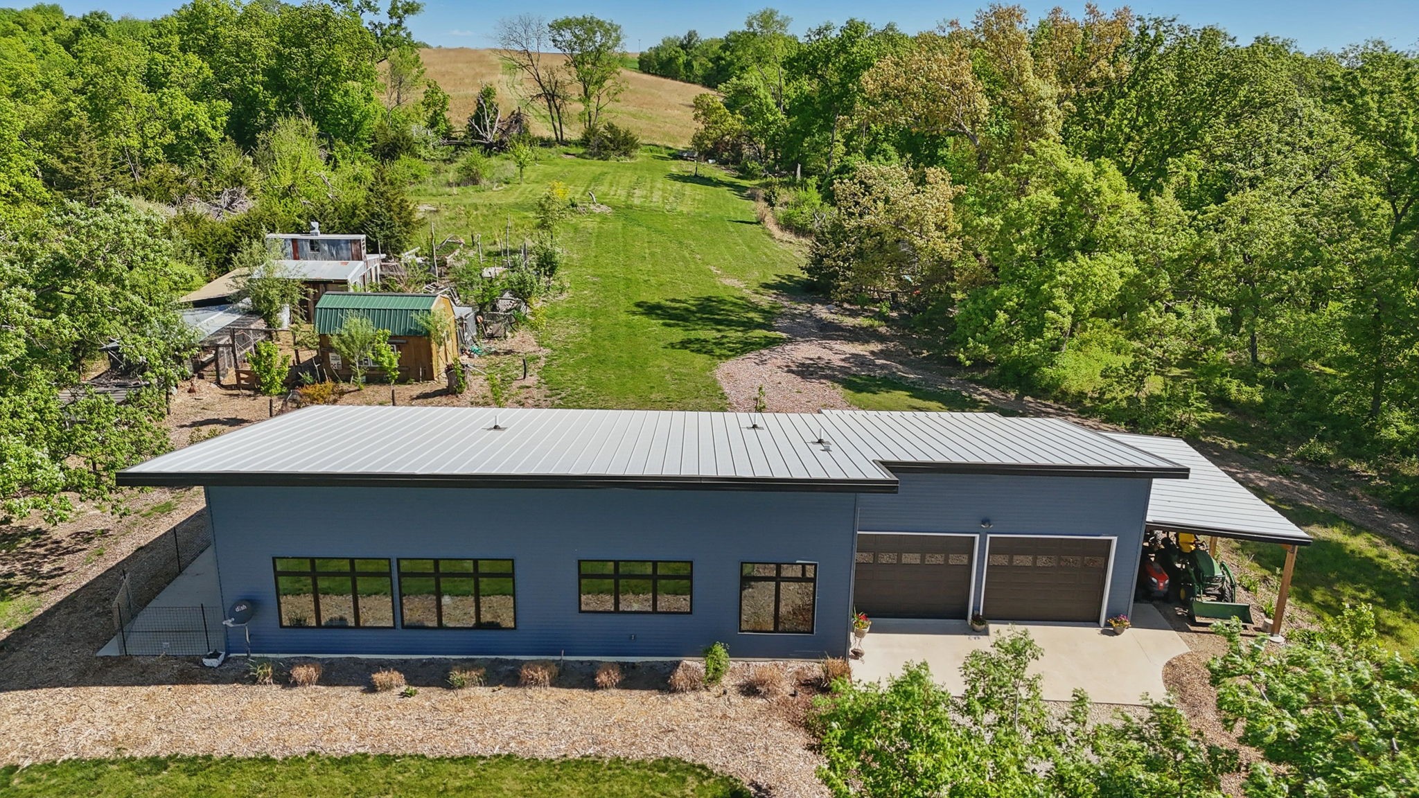 2381 Carver Road, Winterset, Iowa image 1