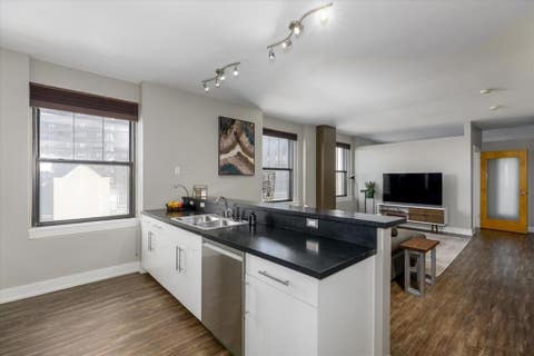 Condo For Sale - 400 Walnut Street #403<br/> Des Moines, IA 50309