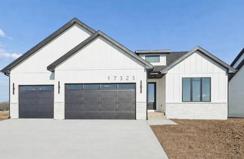 17323 Brookview Drive Urbandale IA 50322