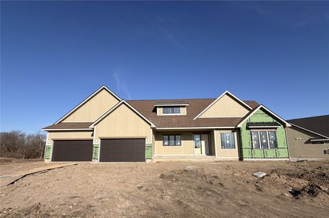 17519 North Valley Drive Urbandale IA 50323