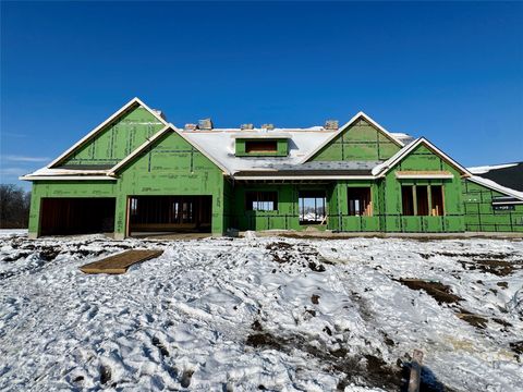 17519 North Valley Drive Urbandale IA 50323