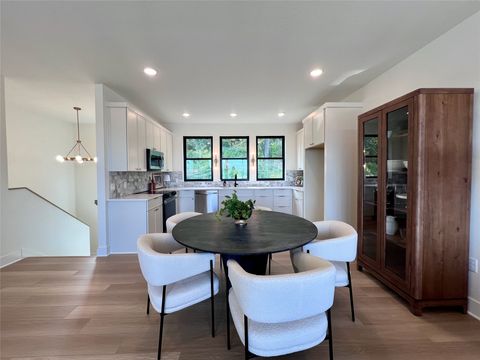 1328 Thomas Beck Road 31 Des Moines IA 50315