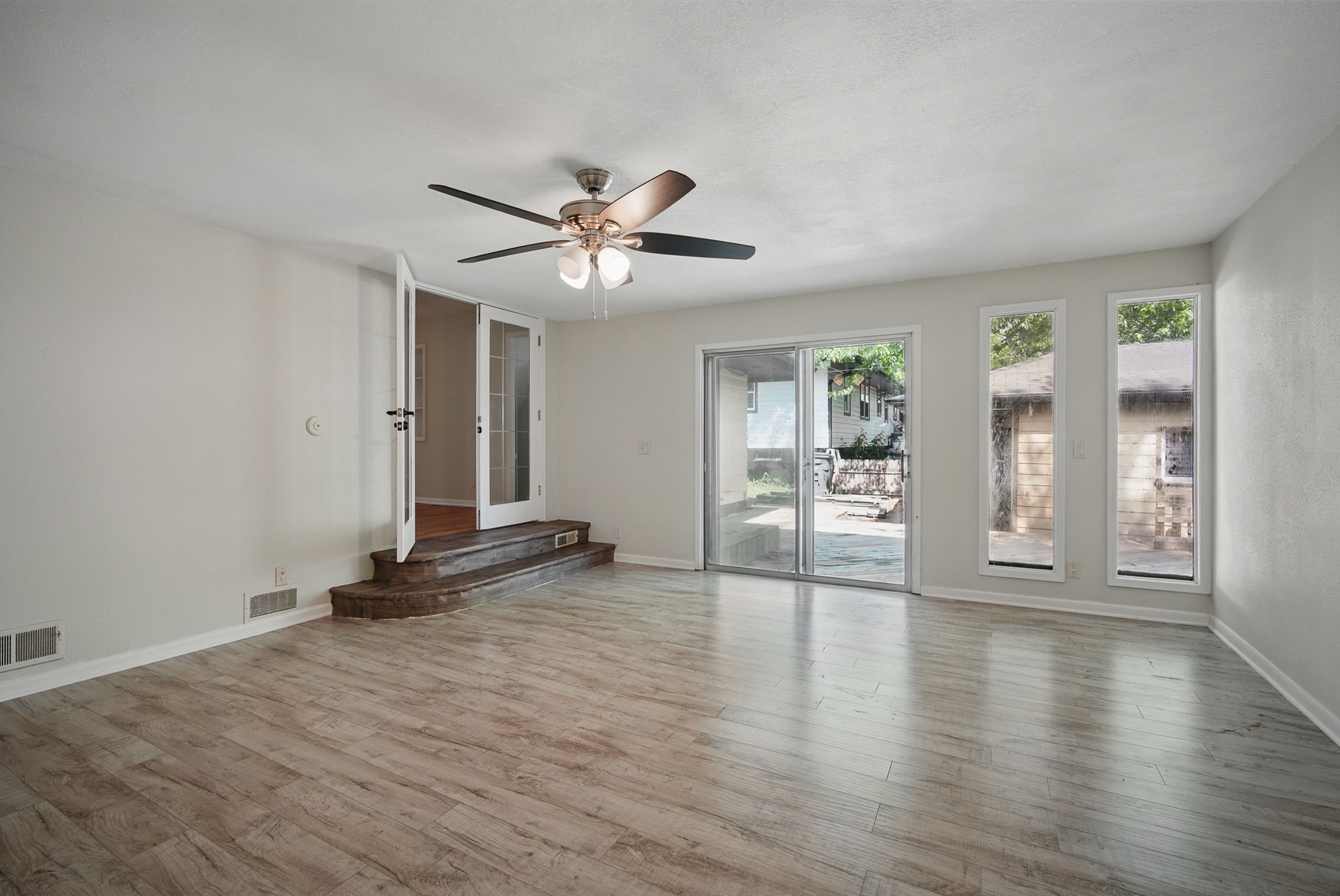 2407 E Tiffin Avenue, Des Moines, Iowa image 8