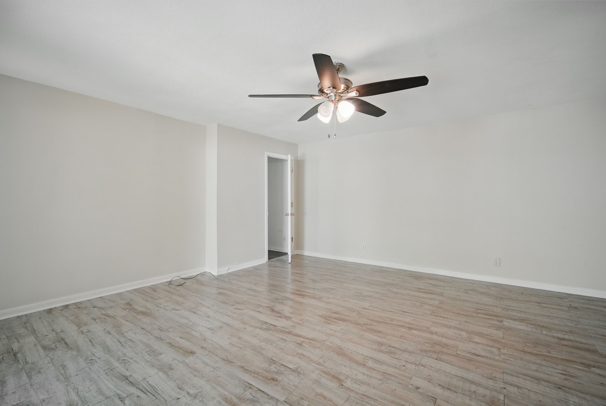 2407 E Tiffin Avenue, Des Moines, Iowa image 9