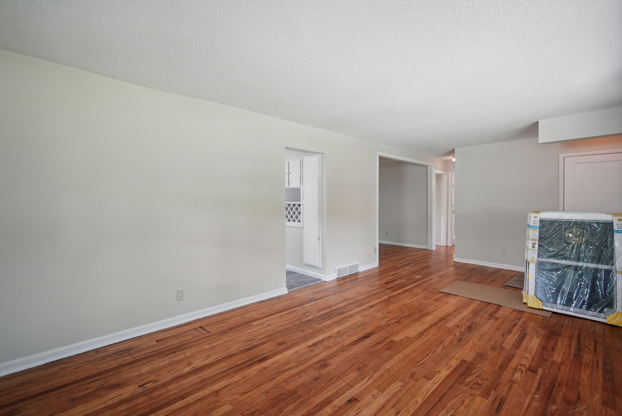 2407 E Tiffin Avenue, Des Moines, Iowa image 6