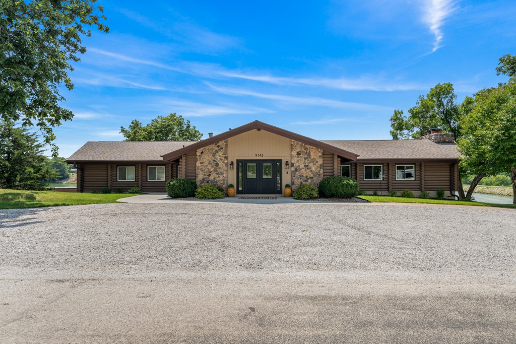 9145 Diamondhead Drive, Dexter, Iowa image 2