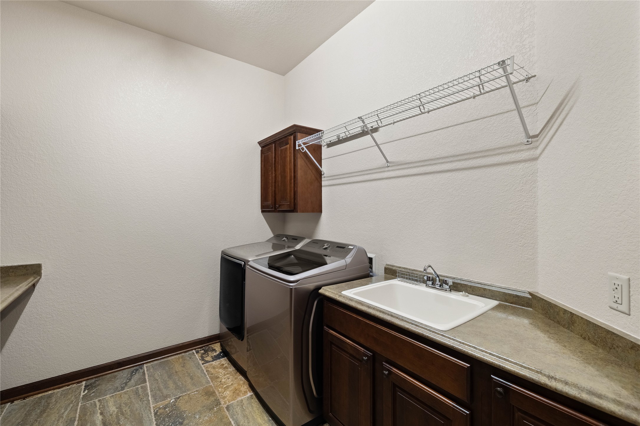 Ankeny, Iowa, 50021, United States, 5 Bedrooms Bedrooms, ,4 BathroomsBathrooms,Residential,Active,2023398