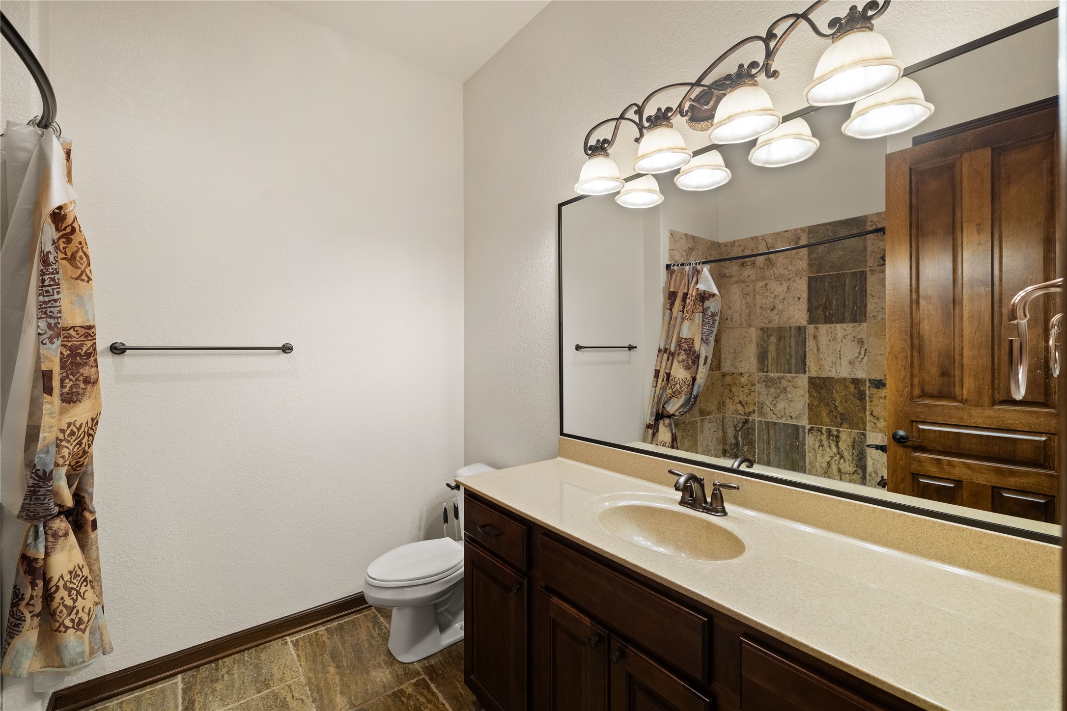 Ankeny, Iowa, 50021, United States, 5 Bedrooms Bedrooms, ,4 BathroomsBathrooms,Residential,Active,2023398