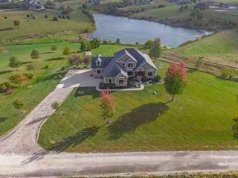 Homes For Sale - 1405 Treeline Court<br/> Van Meter, IA 50261