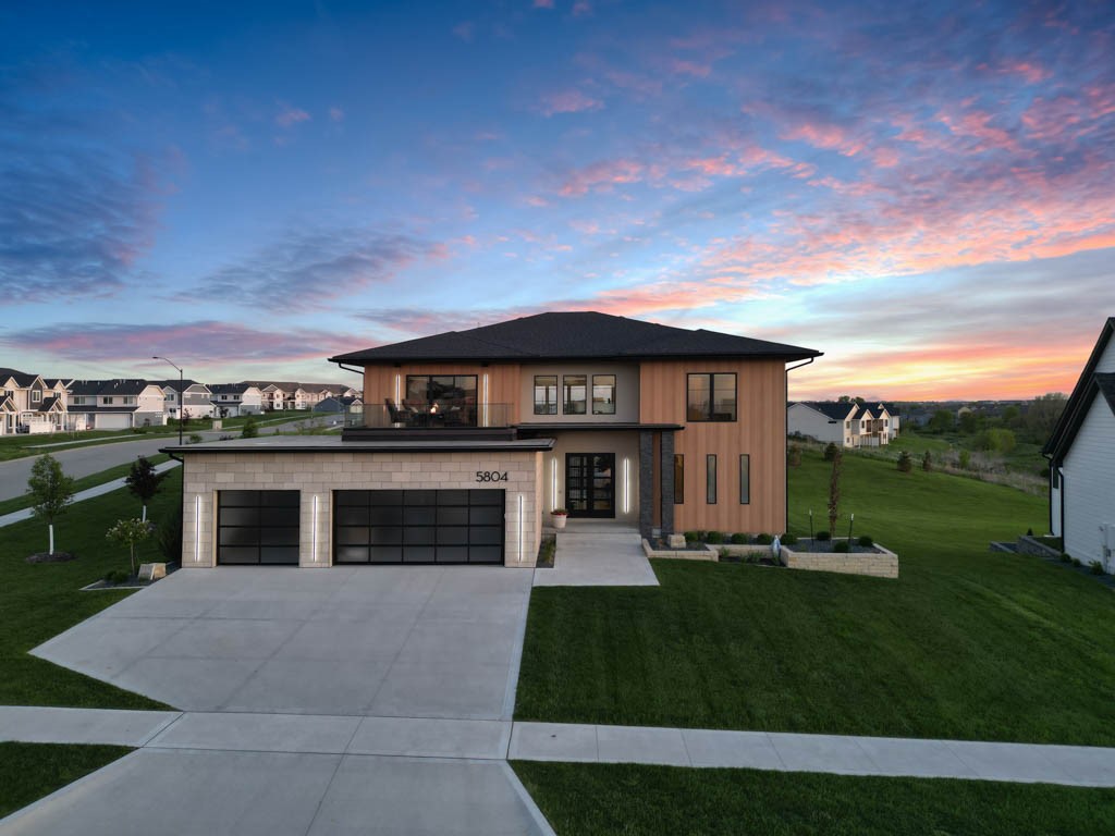 5804 NE Terrace Ridge Drive, Ankeny, Iowa image 1