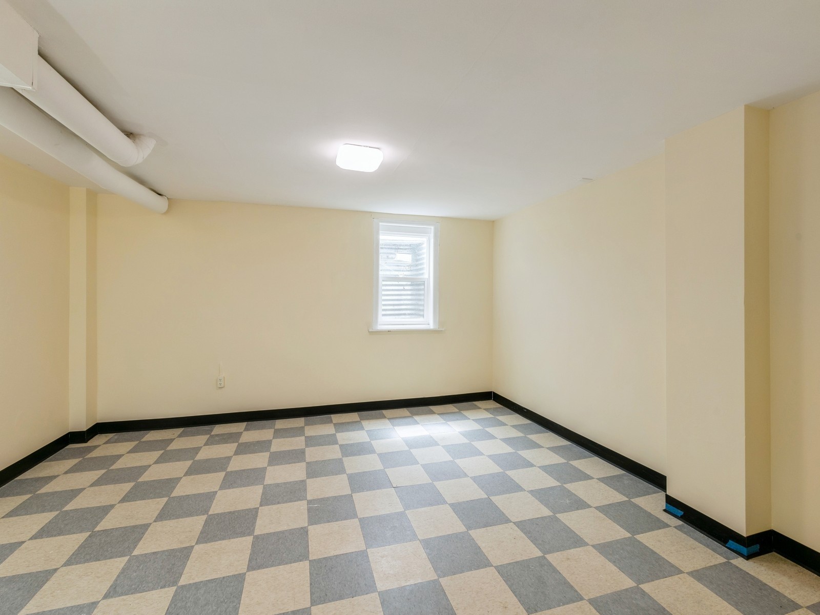 3827 E 32nd Street, Des Moines, Iowa image 20
