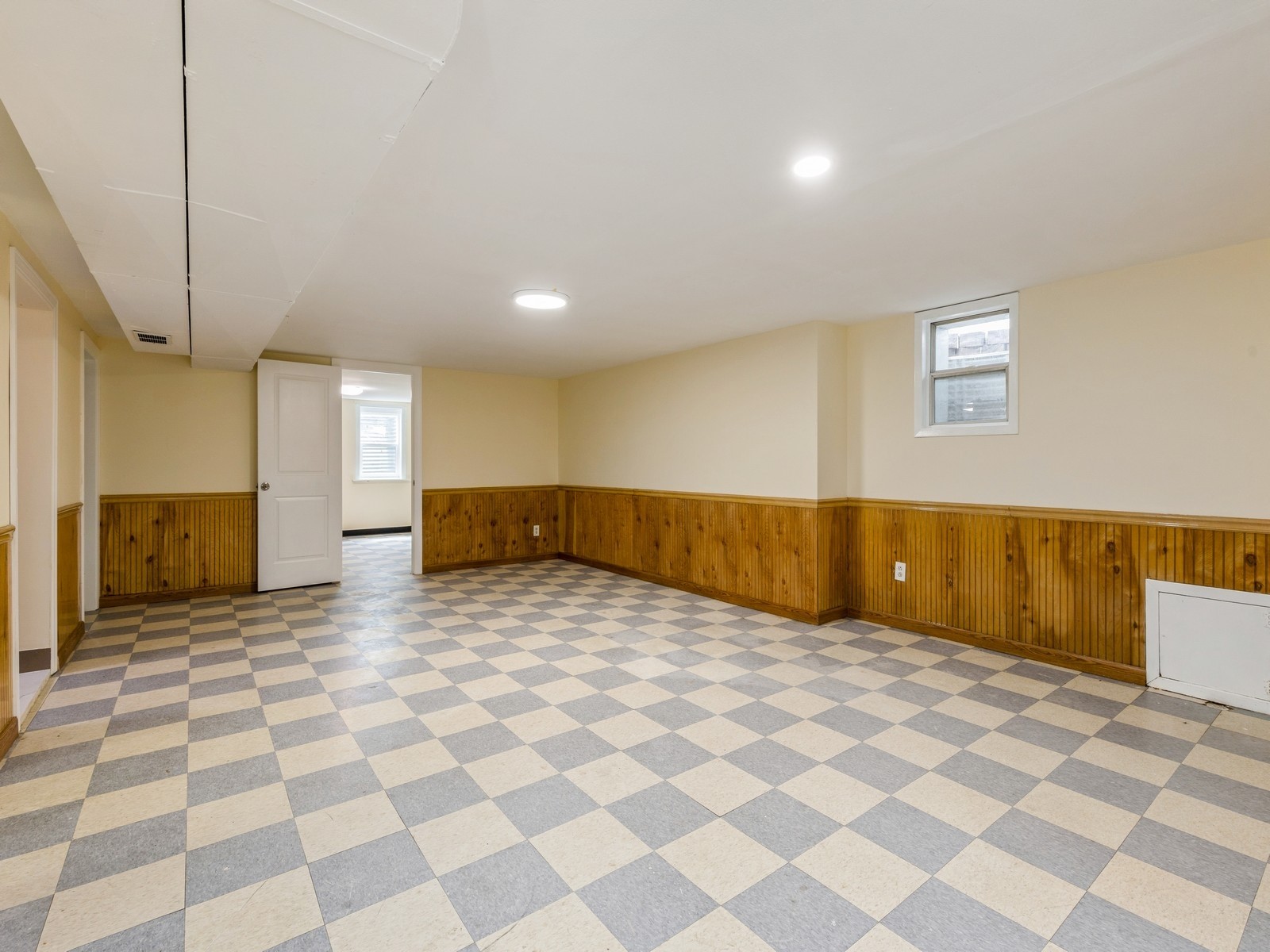 3827 E 32nd Street, Des Moines, Iowa image 16