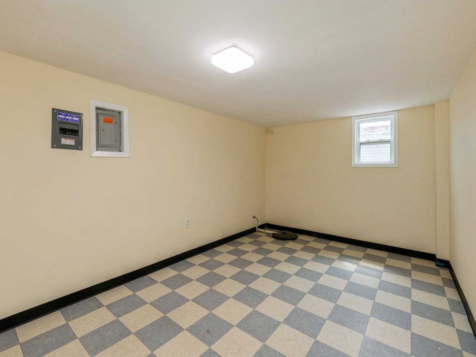 3827 E 32nd Street, Des Moines, Iowa image 19