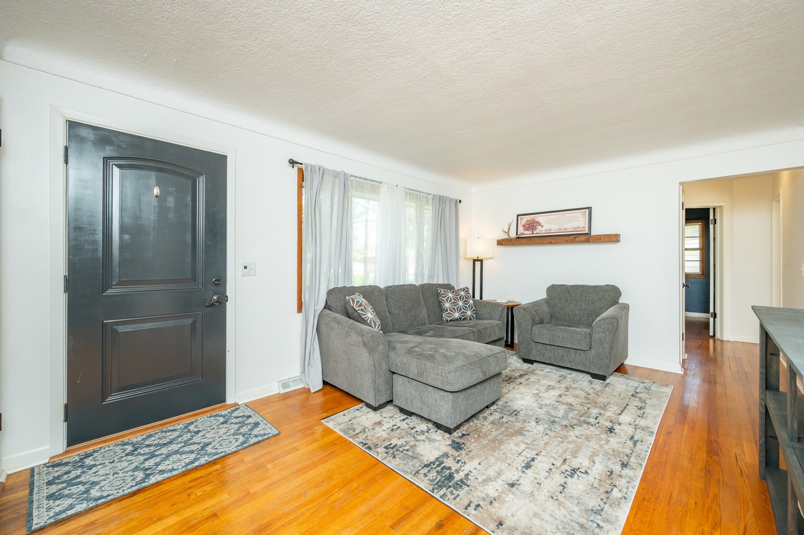 201 SW Sharmin Drive, Ankeny, Iowa image 3