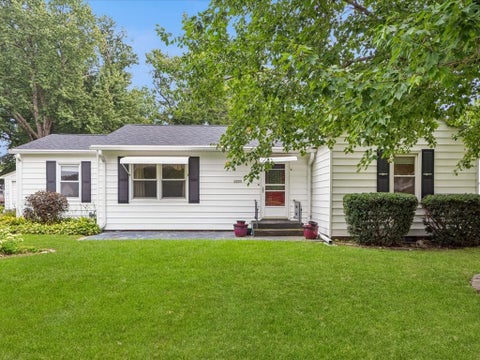 Homes For Sale - 1210 N C Street<br/> Indianola, IA 50125