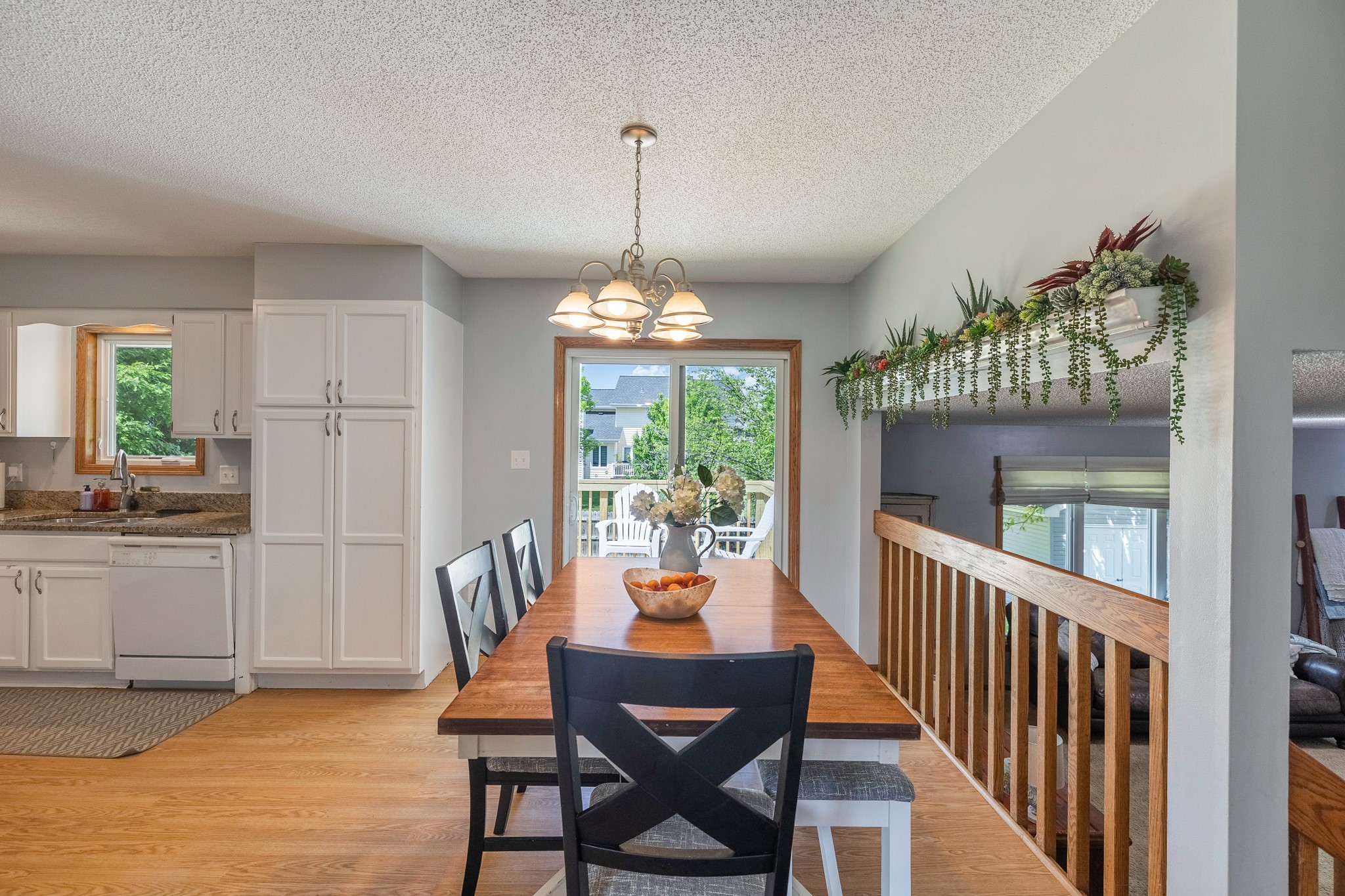 8123 Brookview Drive, Urbandale, Iowa image 8