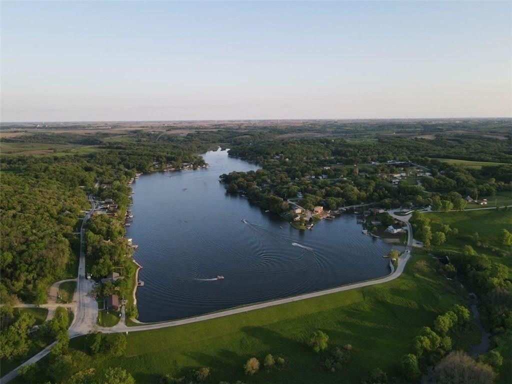 8484 Lakeshore Drive, Dexter, Iowa image 9