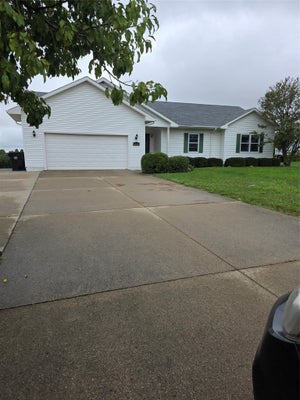 1015 S R ST, INDIANOLA, IA 50125 - Image bec7cbca8daa8556cc78d6eb39239b9d/3550512400
