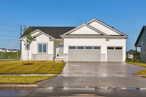 5640 163rd Street Urbandale IA 50323