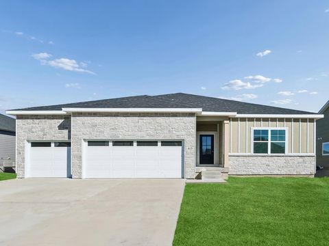 Homes For Sale - 615 NW Concord Lane<br/> Waukee, IA 50263