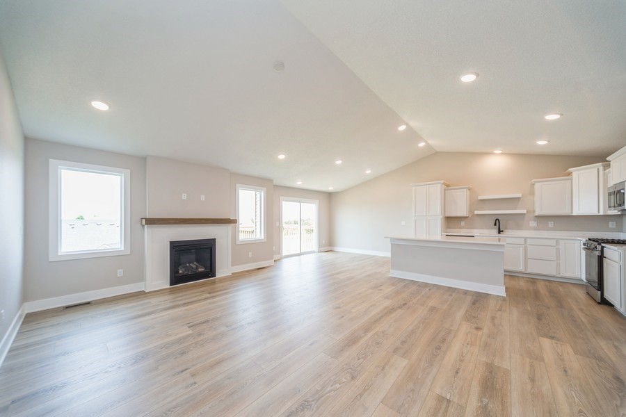 5614 NE Briarwood Drive, Ankeny, Iowa image 4