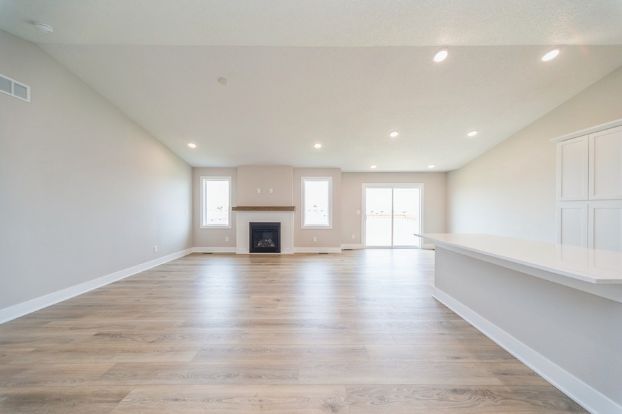 5614 NE Briarwood Drive, Ankeny, Iowa image 3