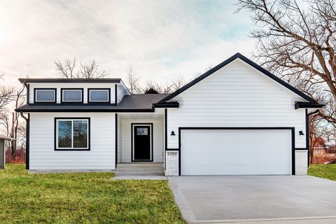 2390 Emma Avenue Des Moines IA 50321
