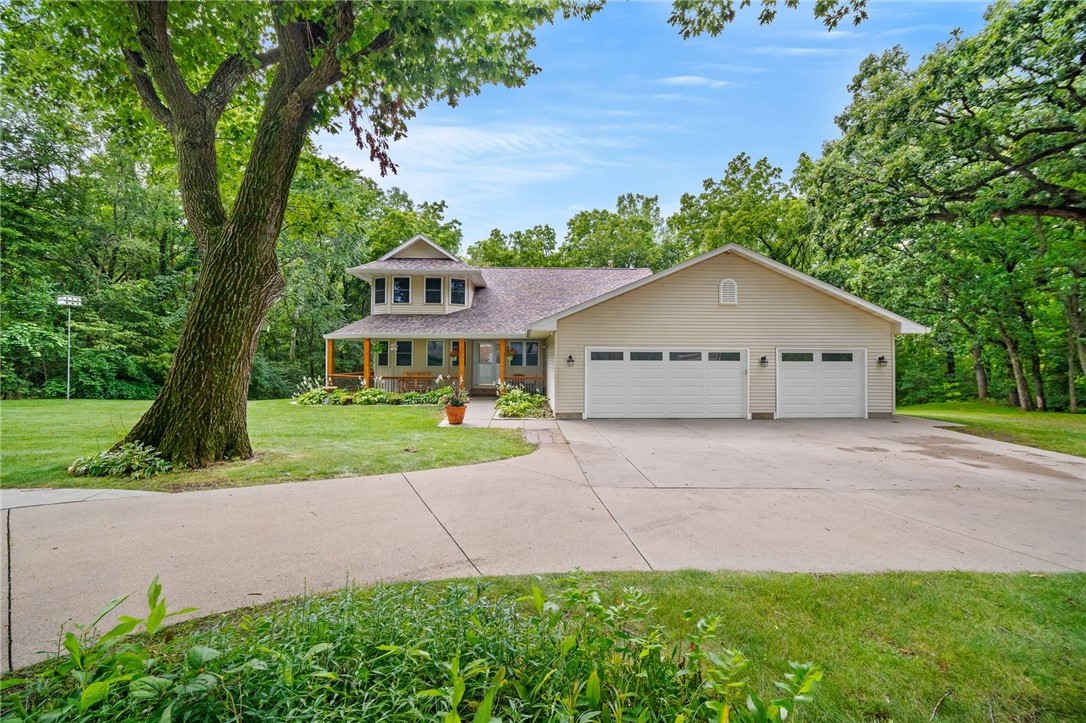 7560 NE Berwick Drive, Ankeny, Iowa image 2