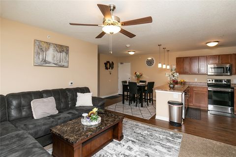 Condominium in Urbandale IA 4837 86th Street 14.jpg