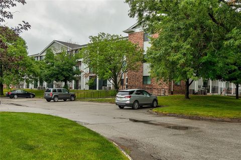 Condominium in Urbandale IA 4837 86th Street 1.jpg